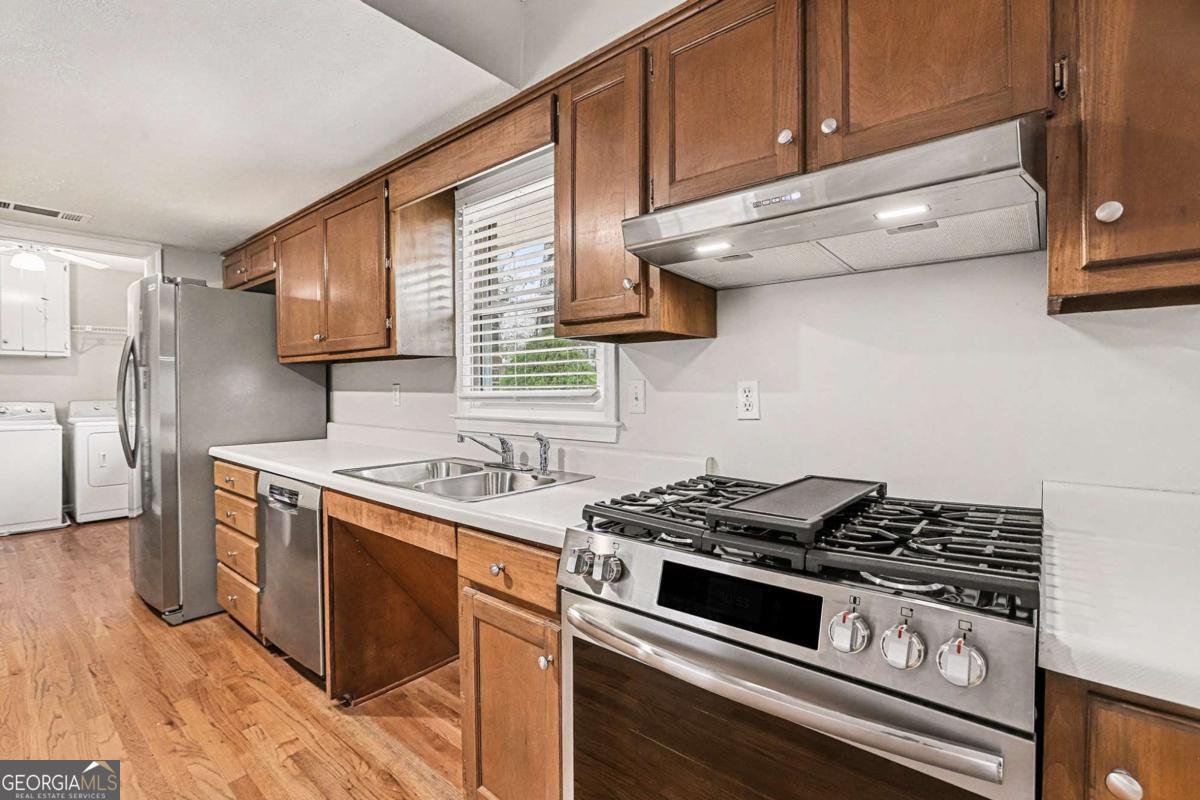 558 Dorsey Circle Lilburn - 8