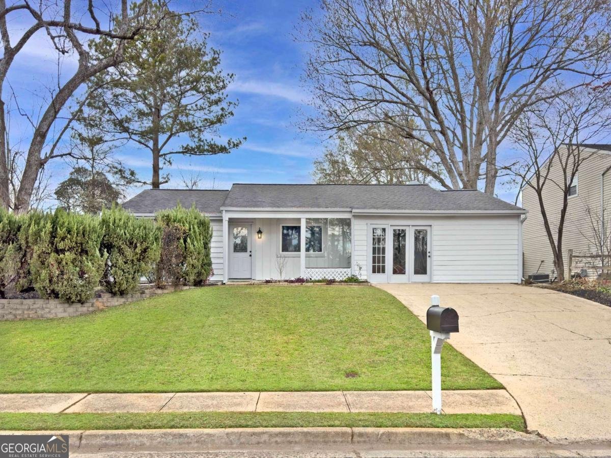 1130 Worthington Hills Drive Roswell - main photo