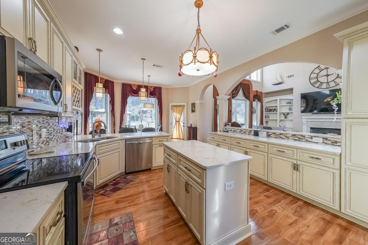 2425 Wild Oak Court Stockbridge - 21