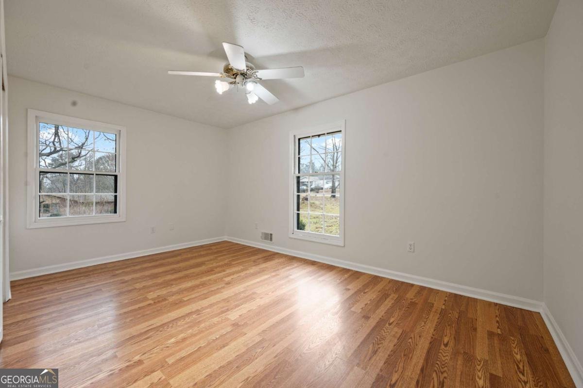 4504 Stacey Drive Oakwood - 37