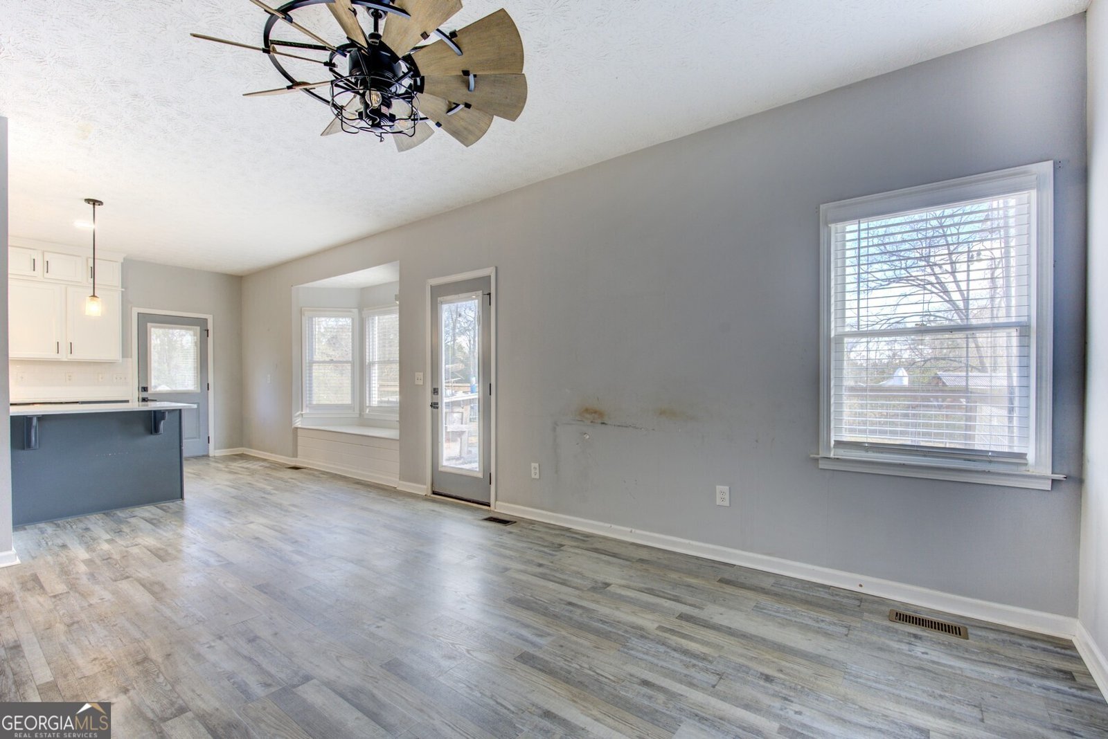 22676 Highway 11 Mansfield - 16