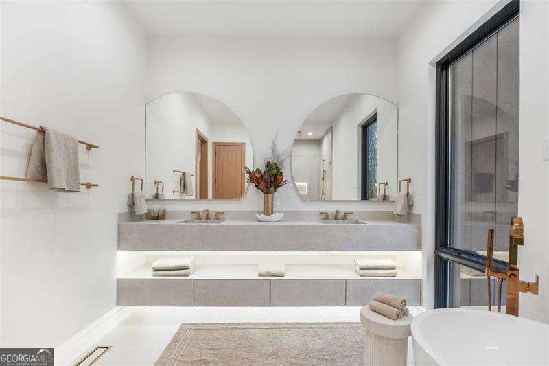 1736 COX Road Roswell - 45