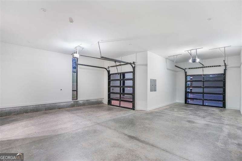 1736 COX Road Roswell - 85