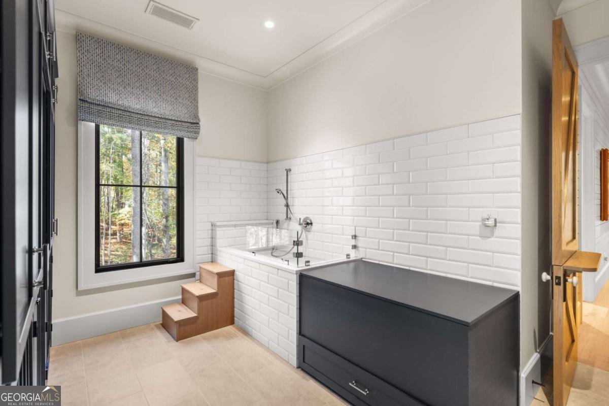 6091 GC Crow Road Flowery Branch - 60