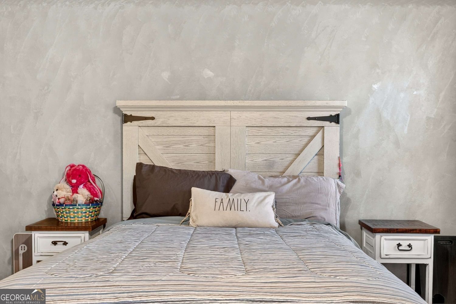 408 Strathmore Drive Sharpsburg - 24