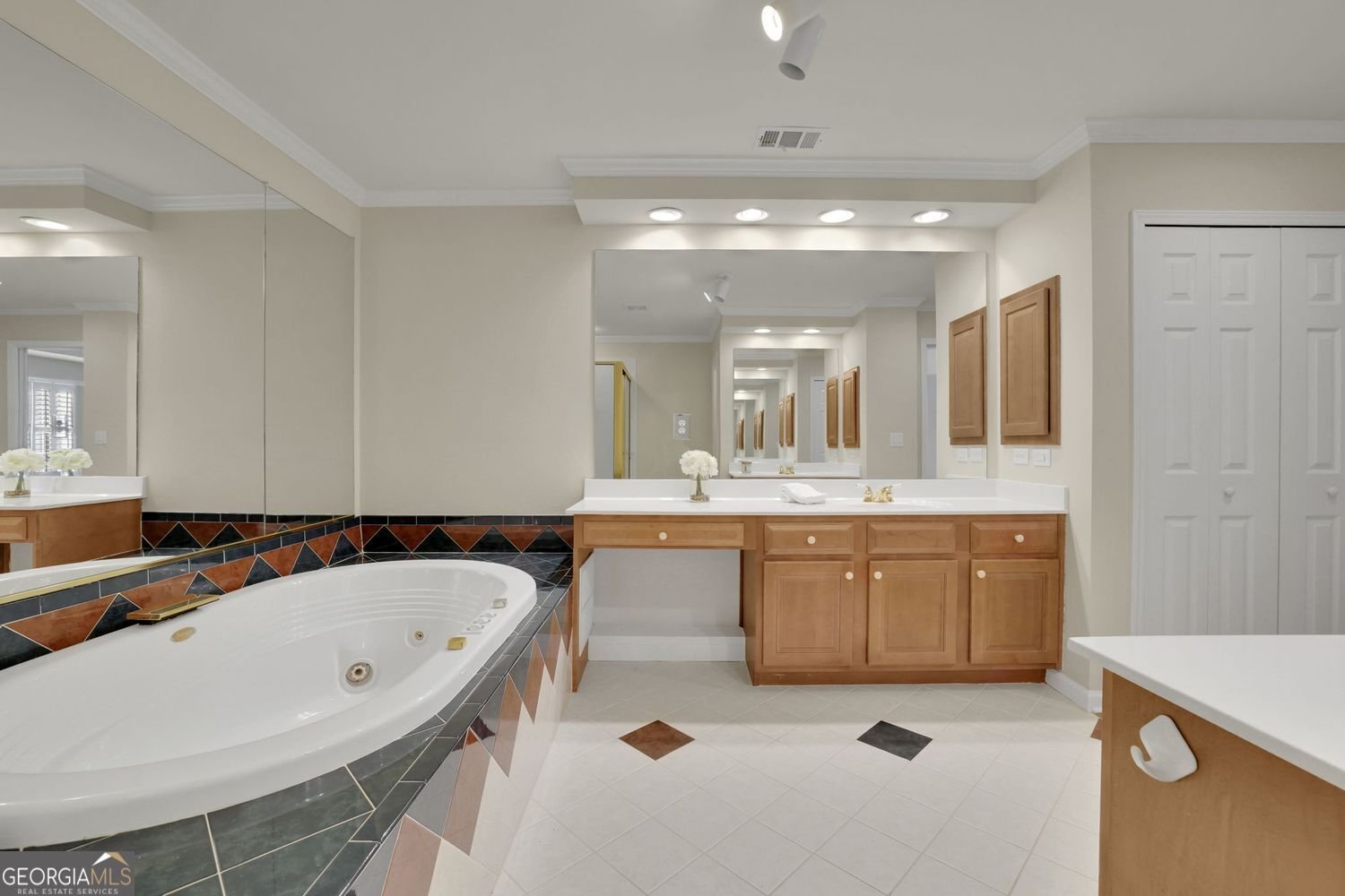 7753 Georgetown Roswell - 32