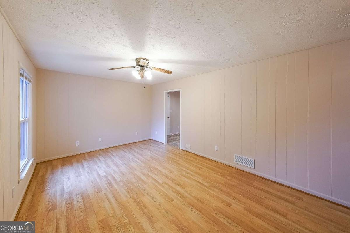 900 Victoria Lane Oxford - 5