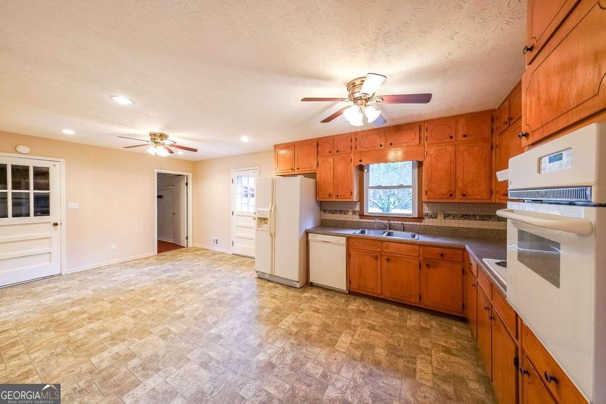 900 Victoria Lane Oxford - 9