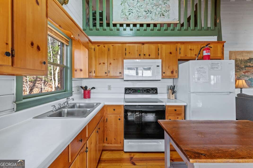 100 Smith Hill Road Cherry Log - 18