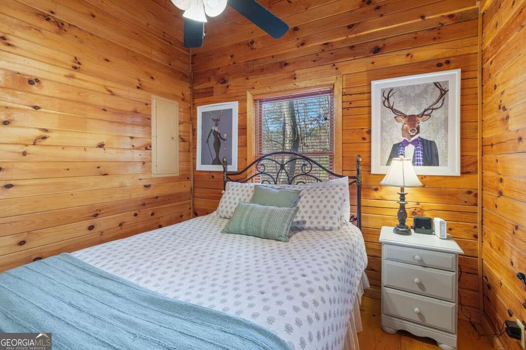 100 Smith Hill Road Cherry Log - 28