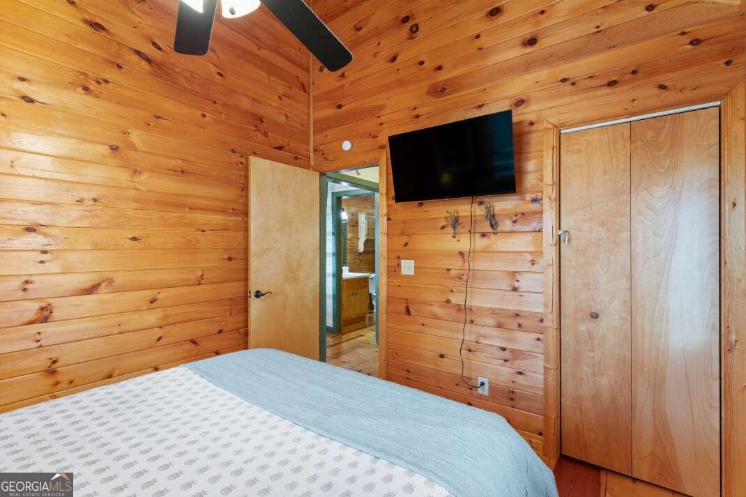 100 Smith Hill Road Cherry Log - 32