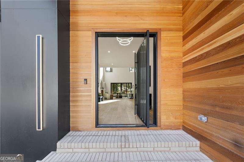 633 Pauley Place Sandy Springs - 4