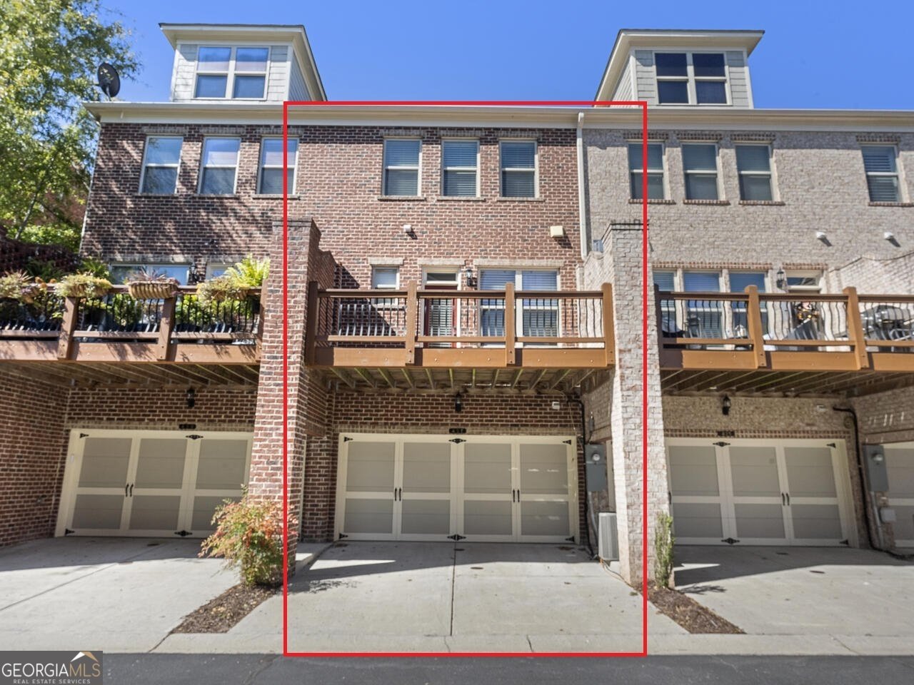 427 Alderwood Street Sandy Springs - main photo