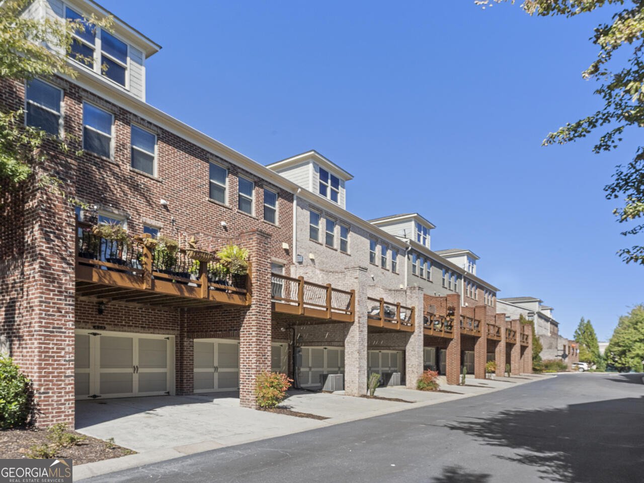 427 Alderwood Street Sandy Springs - 2