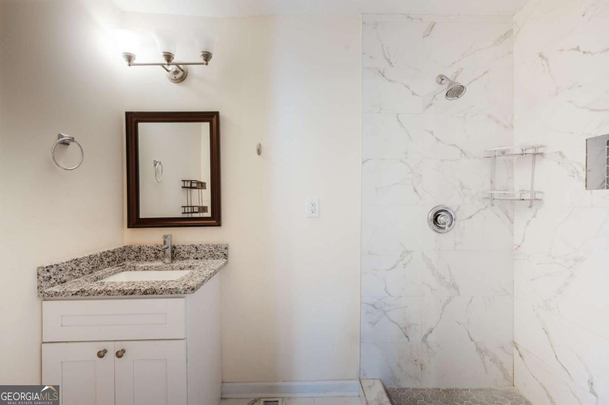 5287 Maple Valley Road Mableton - 14