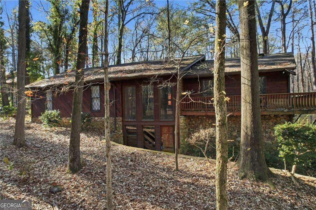 1091 Cole Drive Lilburn - main photo