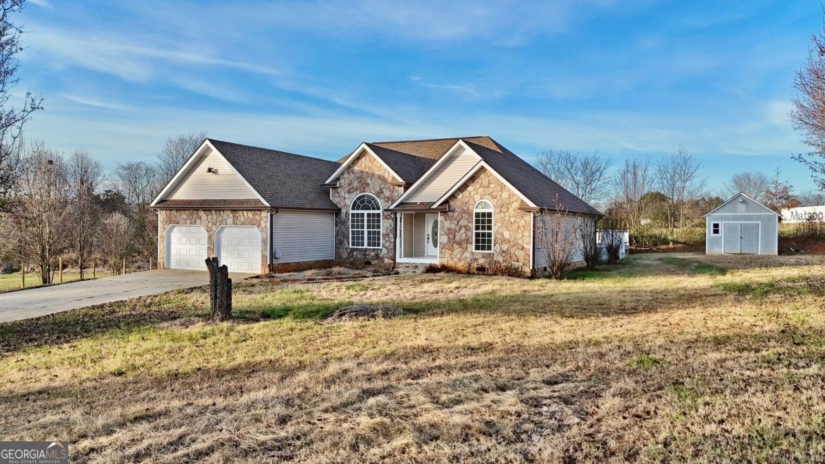 4389 225 Highway Chatsworth - 37