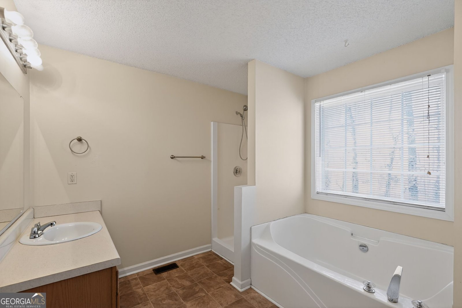 13 Sidney Rockmart - 25