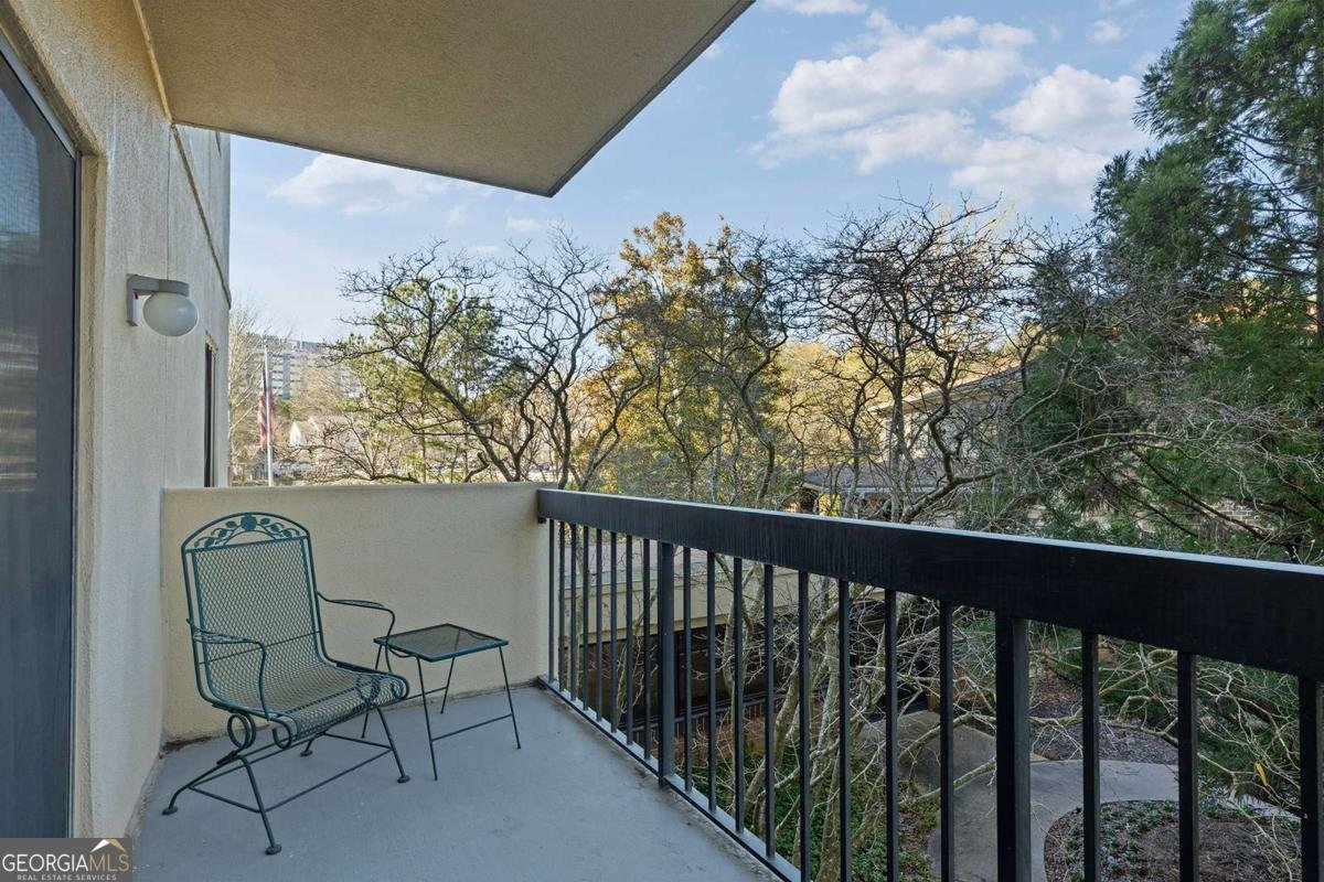 1800 Clairmont Lake Decatur - 12