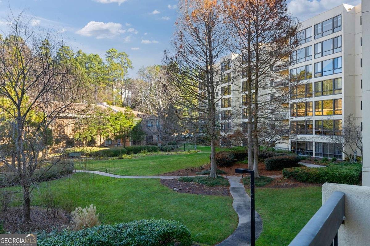 1800 Clairmont Lake Decatur - 14