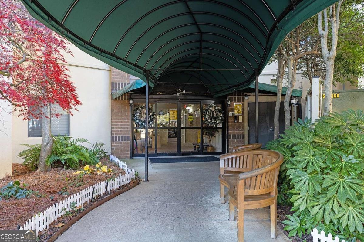 1800 Clairmont Lake Decatur - 2