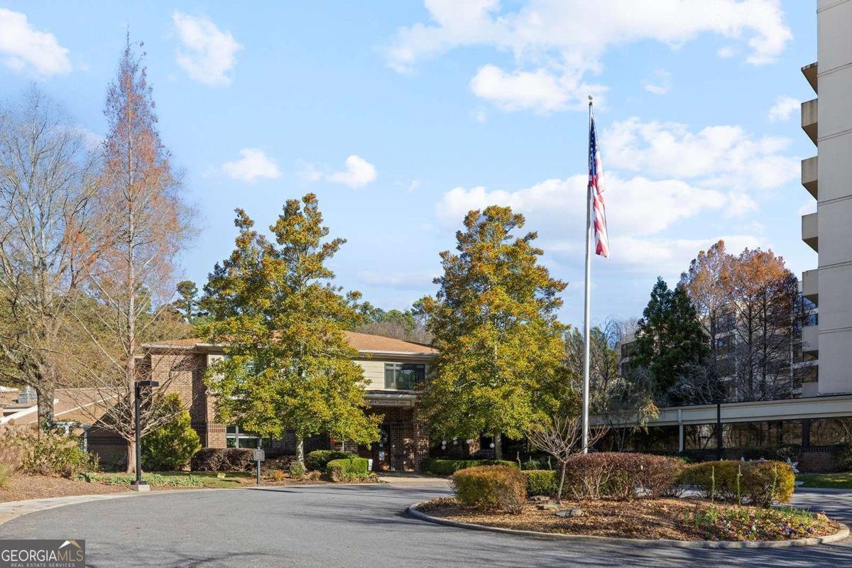 1800 Clairmont Lake Decatur - 28