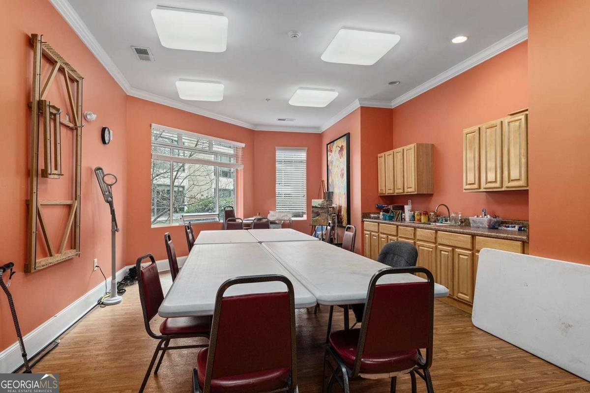 1800 Clairmont Lake Decatur - 32