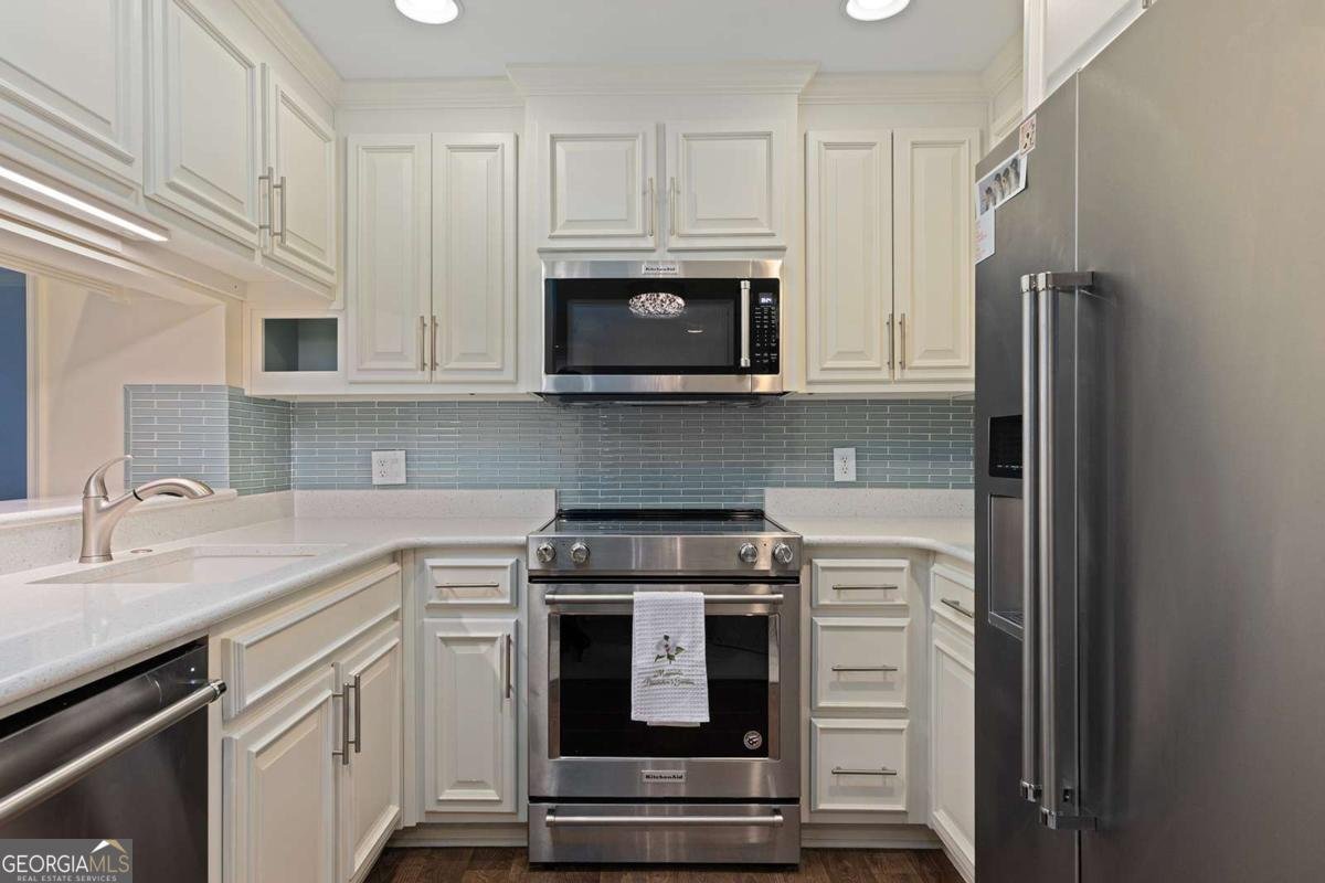 1800 Clairmont Lake Decatur - 8