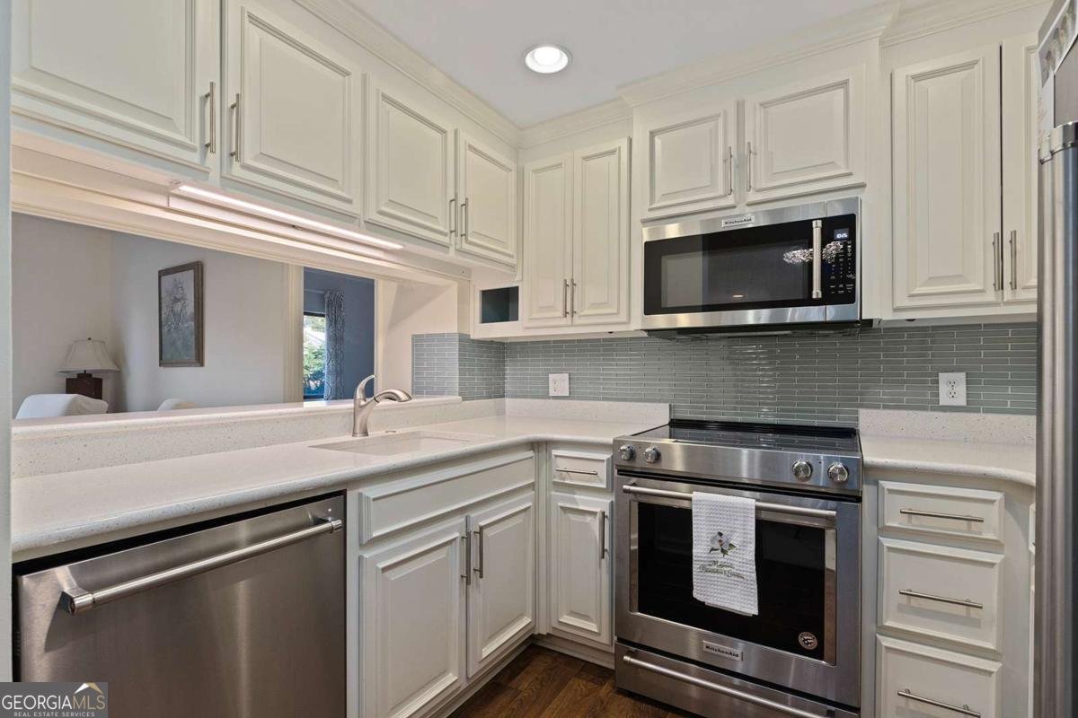 1800 Clairmont Lake Decatur - 9