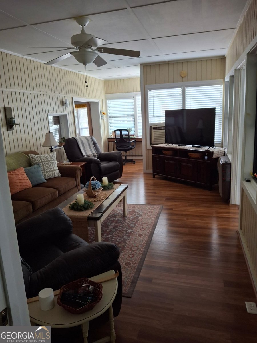 112 CINDY Parkway Cleveland - 11