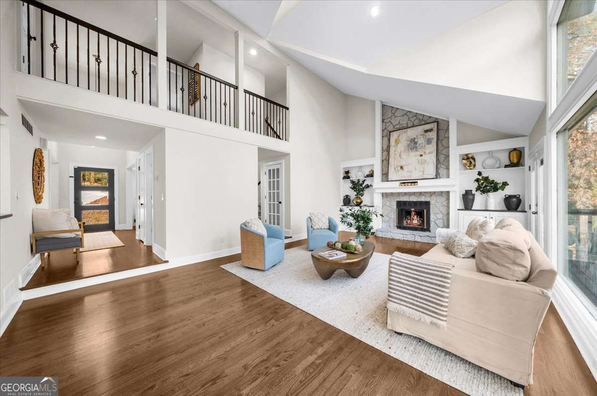 10155 Cresent Hill Lane Roswell - 10