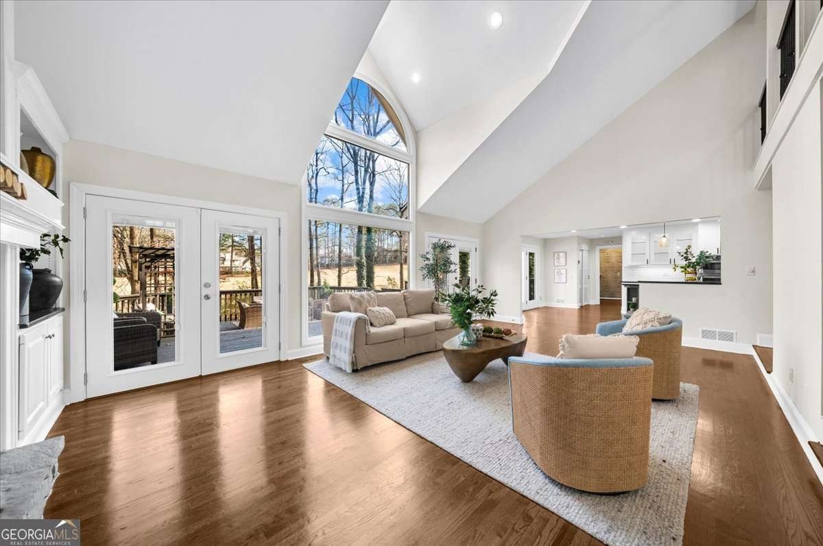 10155 Cresent Hill Lane Roswell - 14