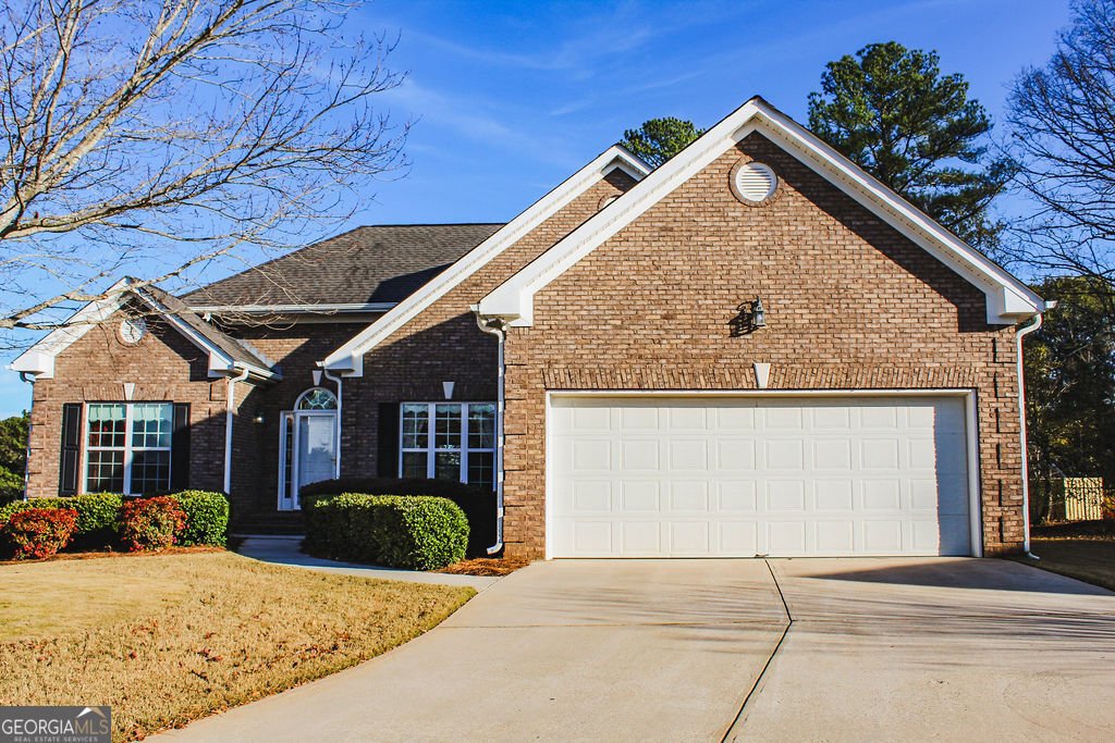 401 Myrtle Court Loganville - main photo