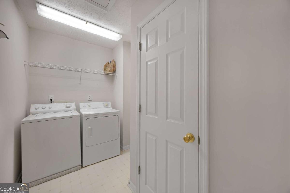 394 Ethridge Drive Kennesaw - 39