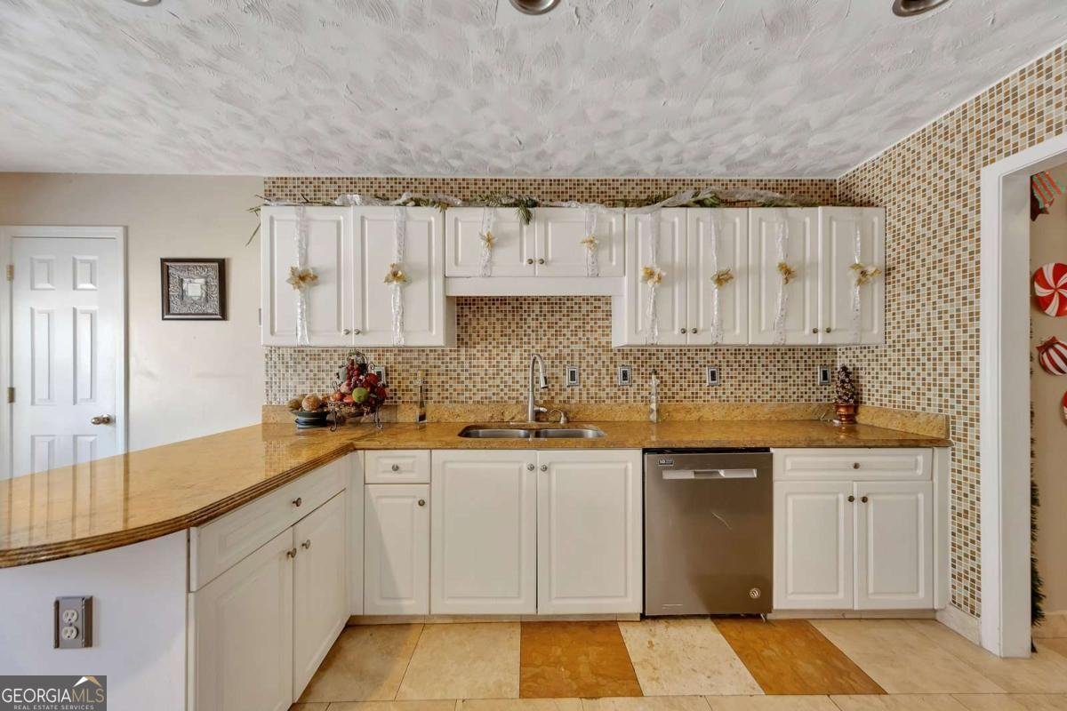 6401 Fox Run Winston - 16