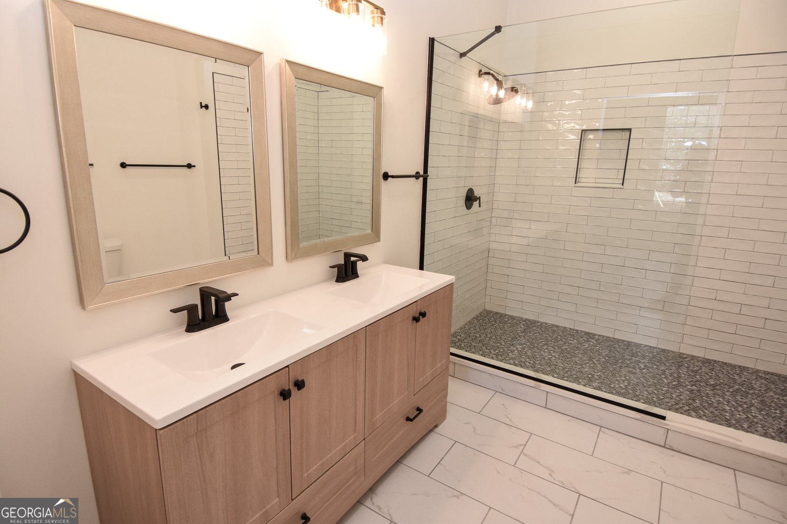 63 Alabama Road The Rock - 39