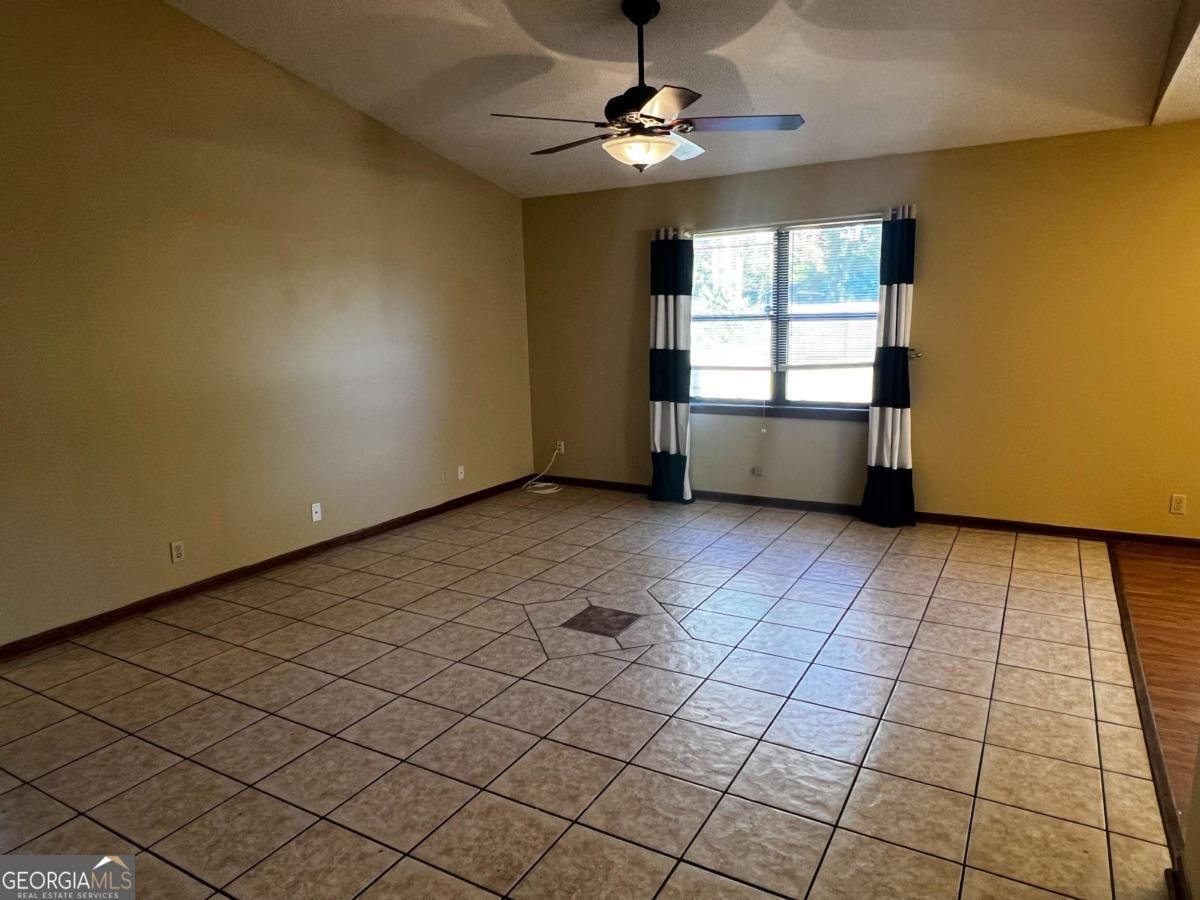 132 Woodvalley Drive Kingsland - 2