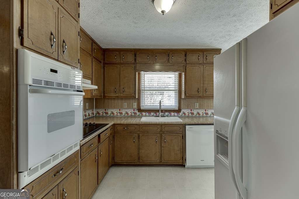 517 Cole Drive Lilburn - 11