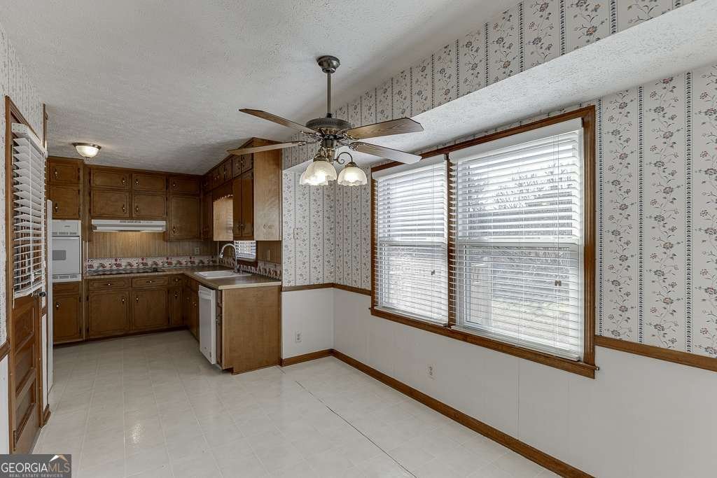 517 Cole Drive Lilburn - 16