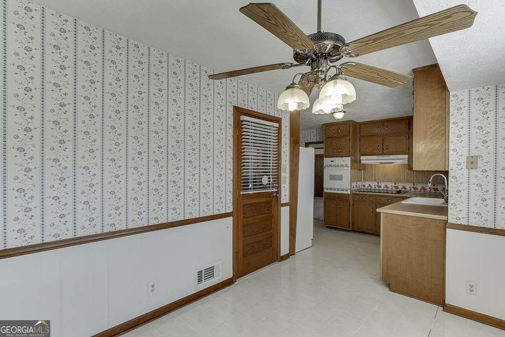 517 Cole Drive Lilburn - 17