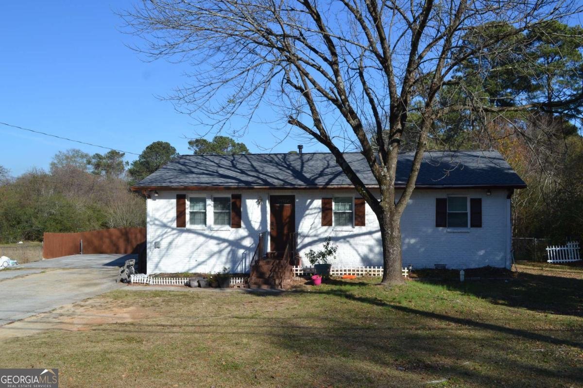 555 Lee Byrd Road Loganville - main photo