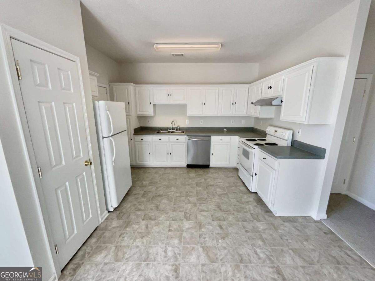 2421 Brianna Drive Hampton - 6