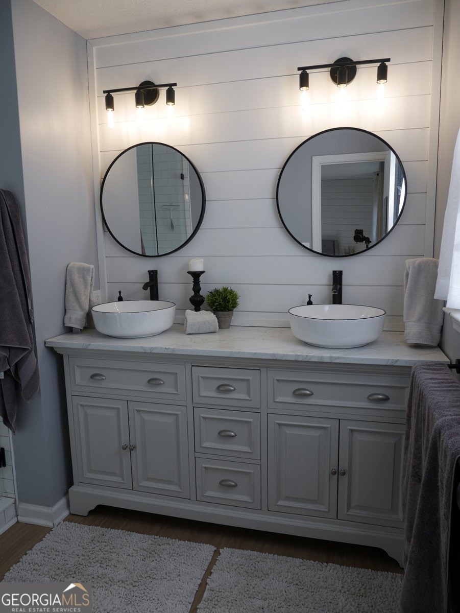 370 Ridgeview Drive Auburn - 33