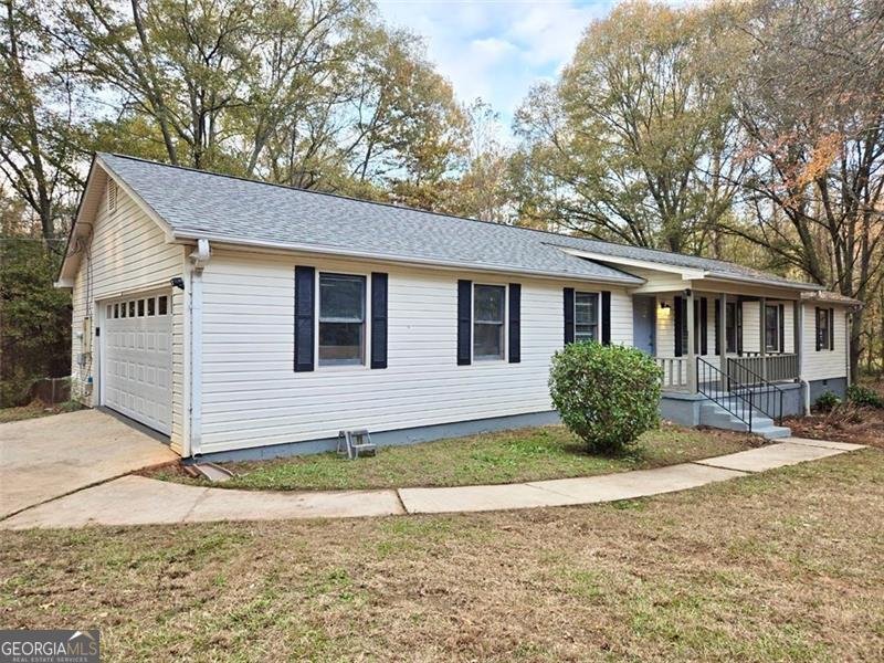 7275 HERNDON Fairburn - 3