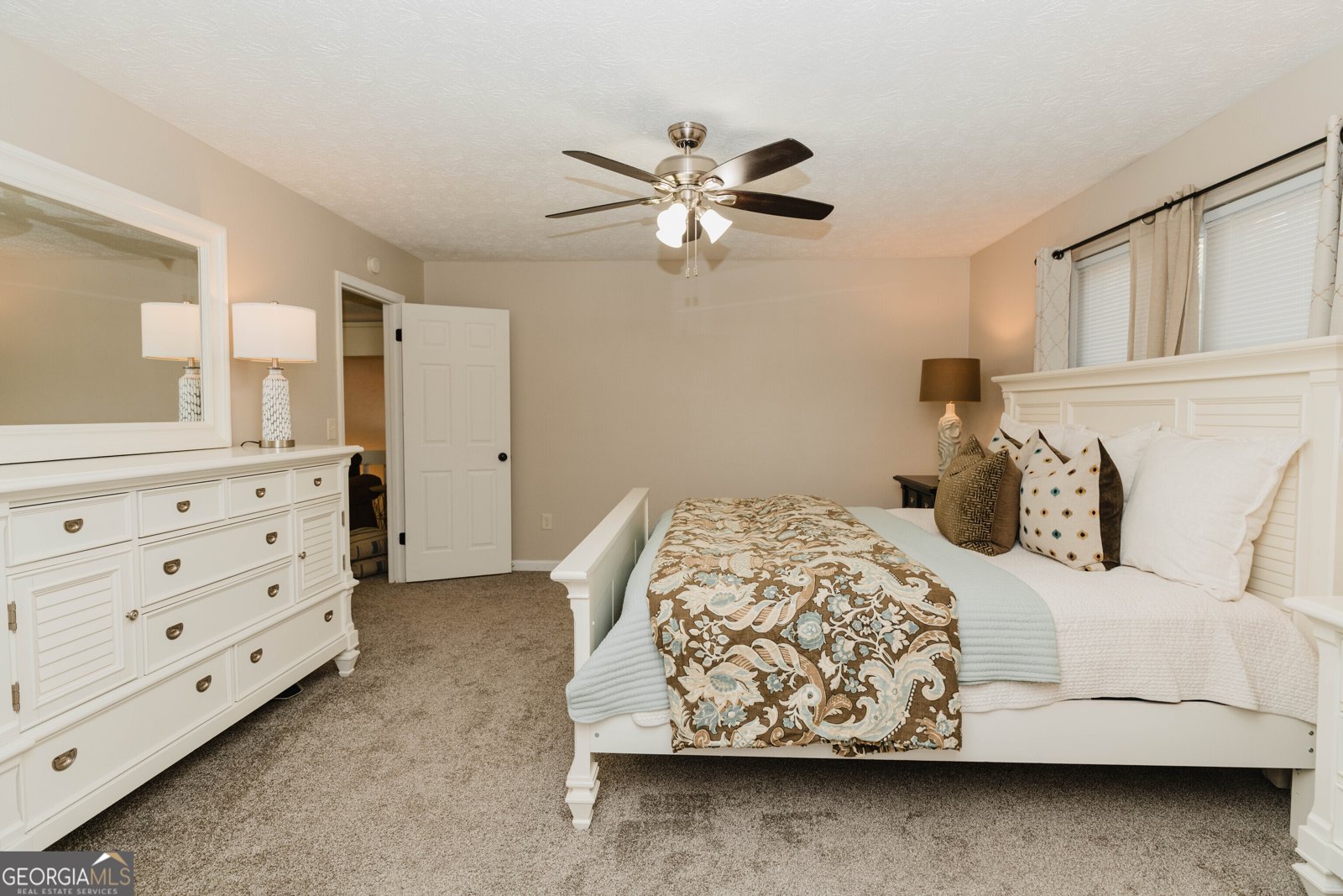 6801 Creekwood Drive Douglasville - 29