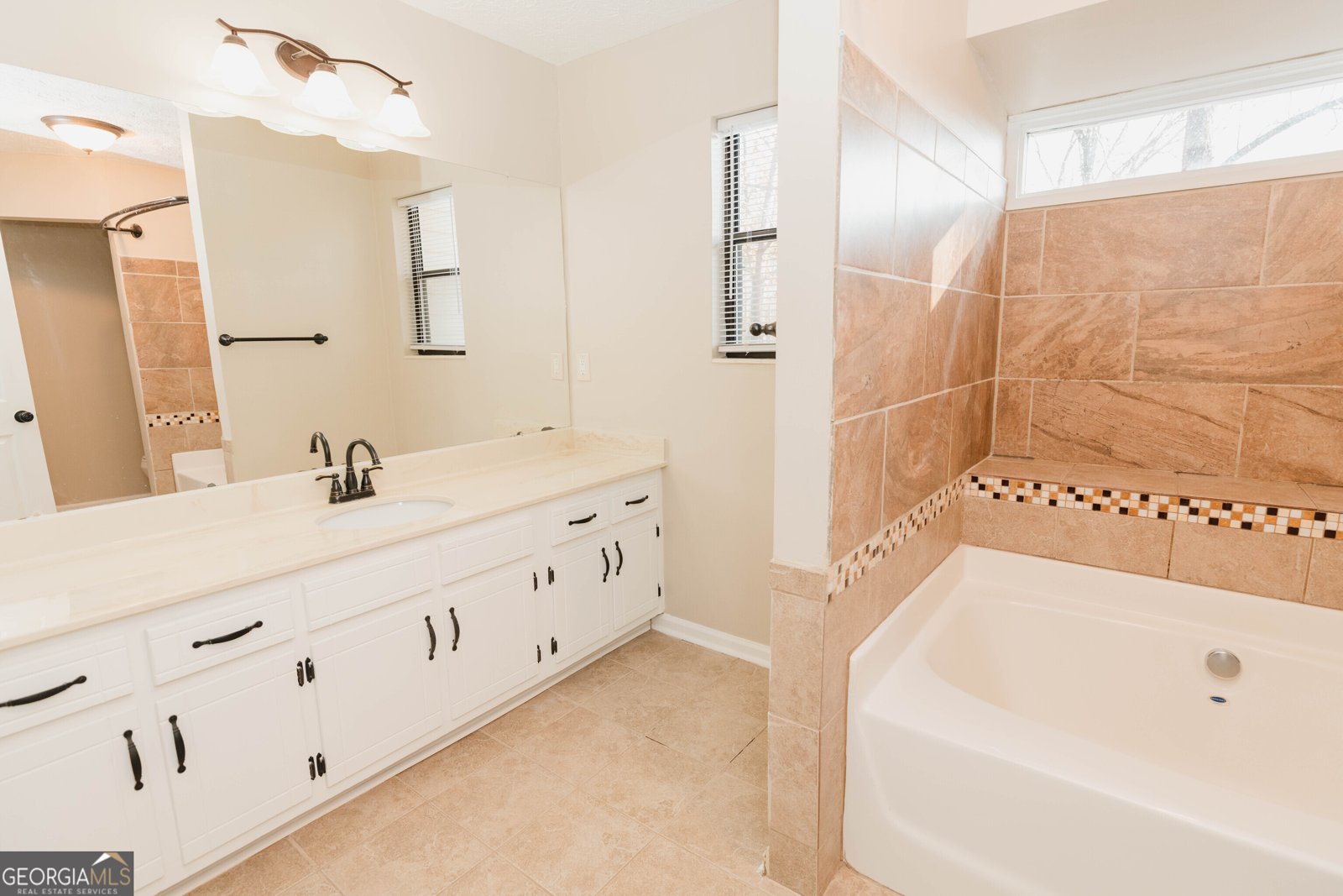 6801 Creekwood Drive Douglasville - 36