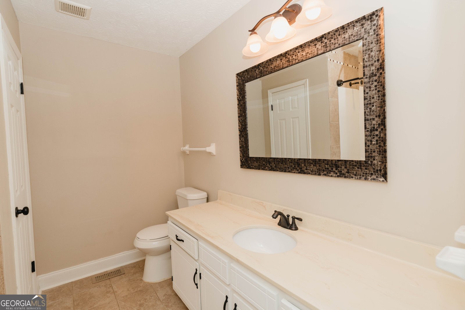 6801 Creekwood Drive Douglasville - 37