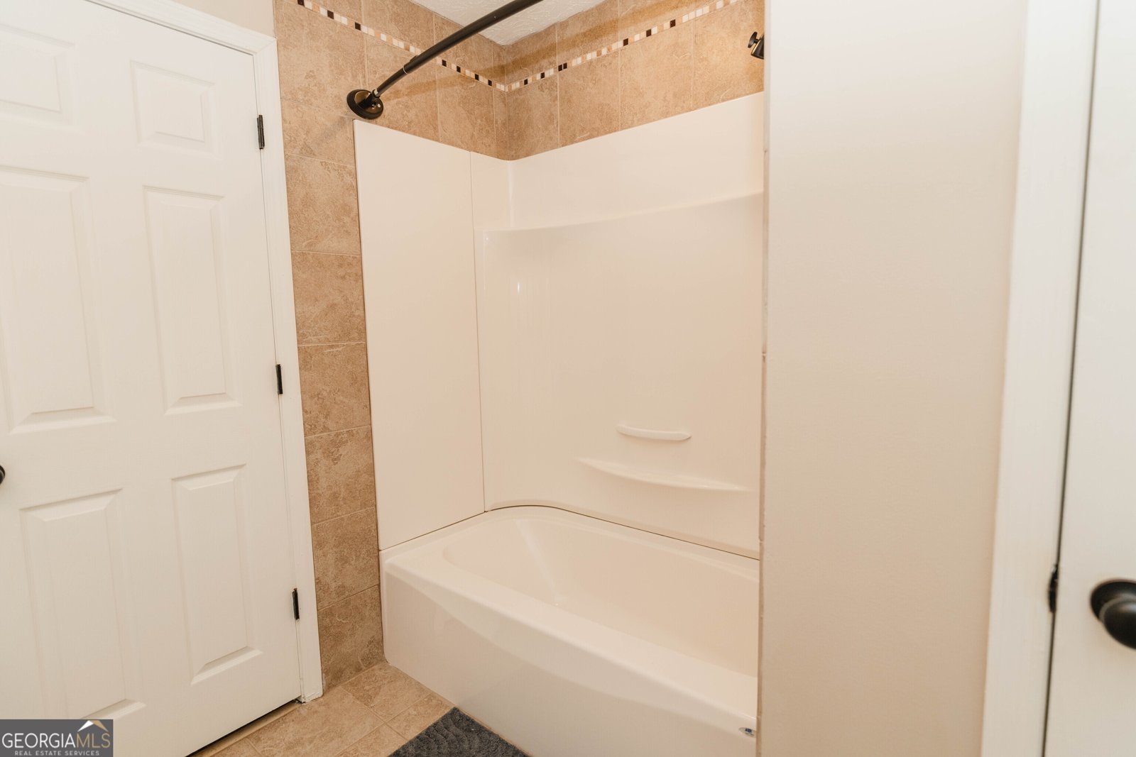 6801 Creekwood Drive Douglasville - 38