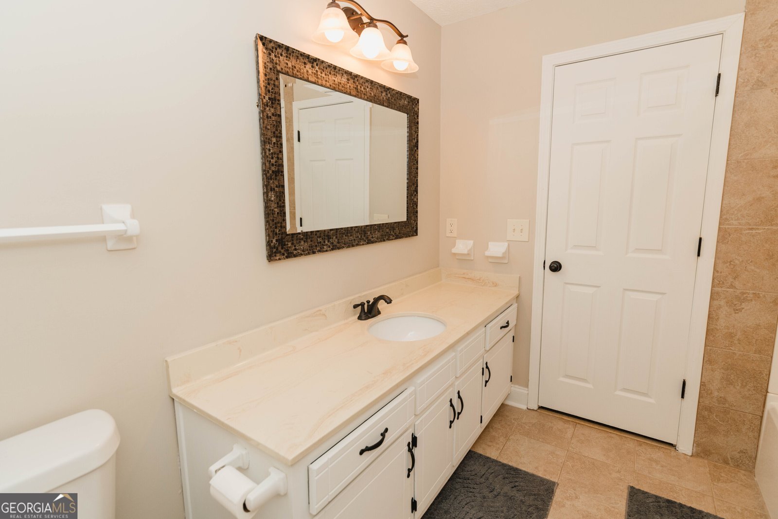 6801 Creekwood Drive Douglasville - 39