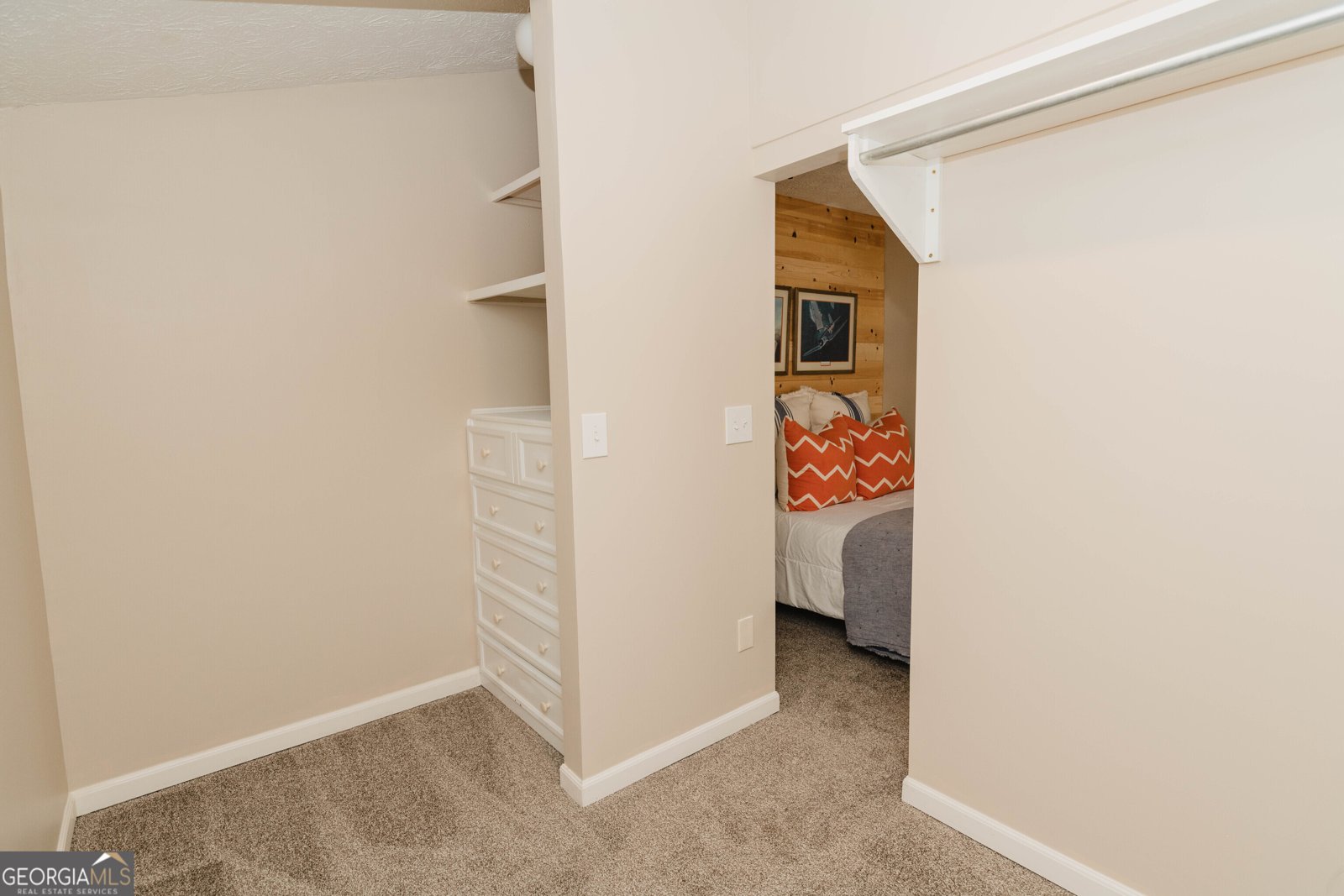 6801 Creekwood Drive Douglasville - 43